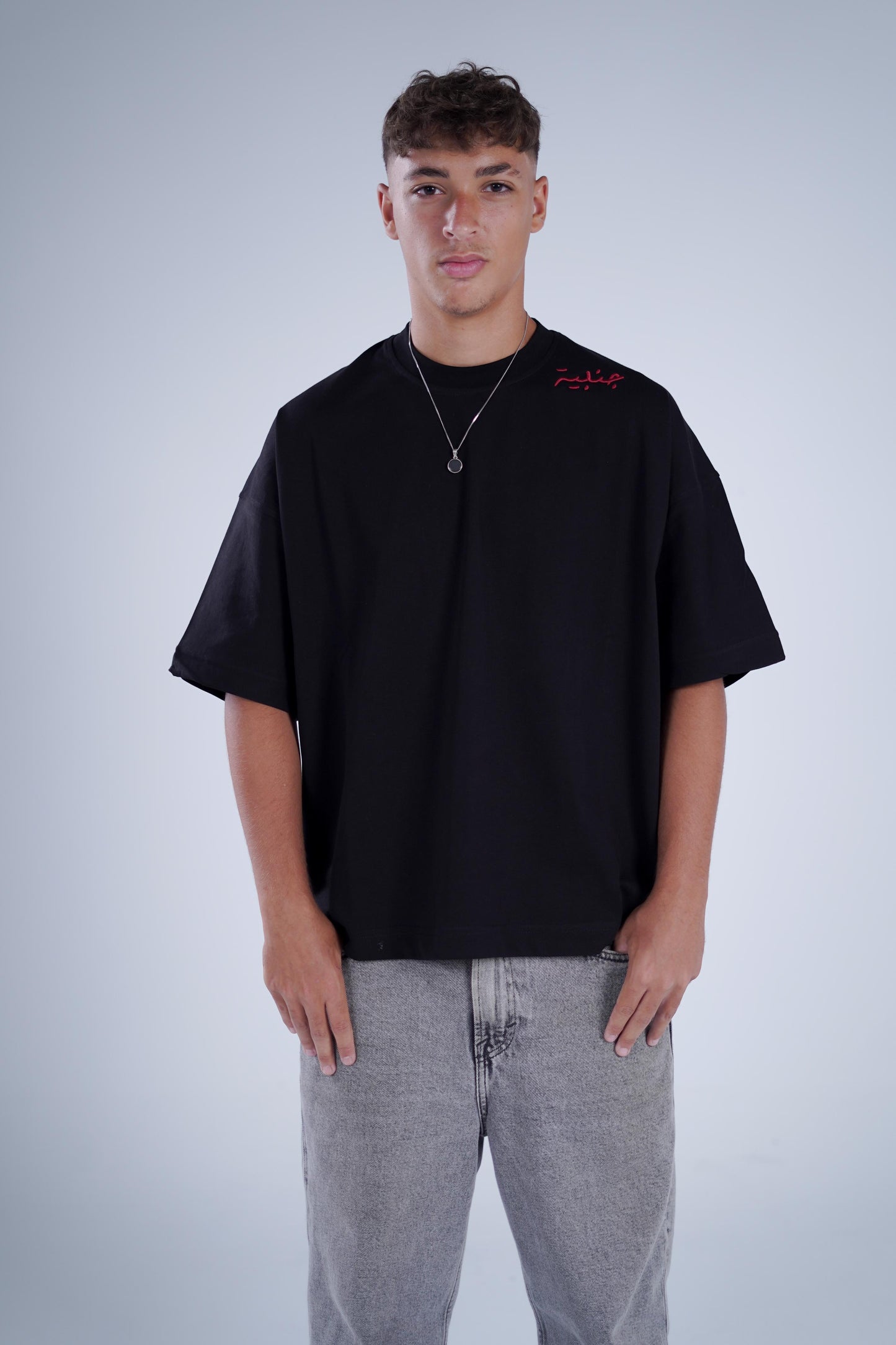 MUGHMAQ BLACK TEE