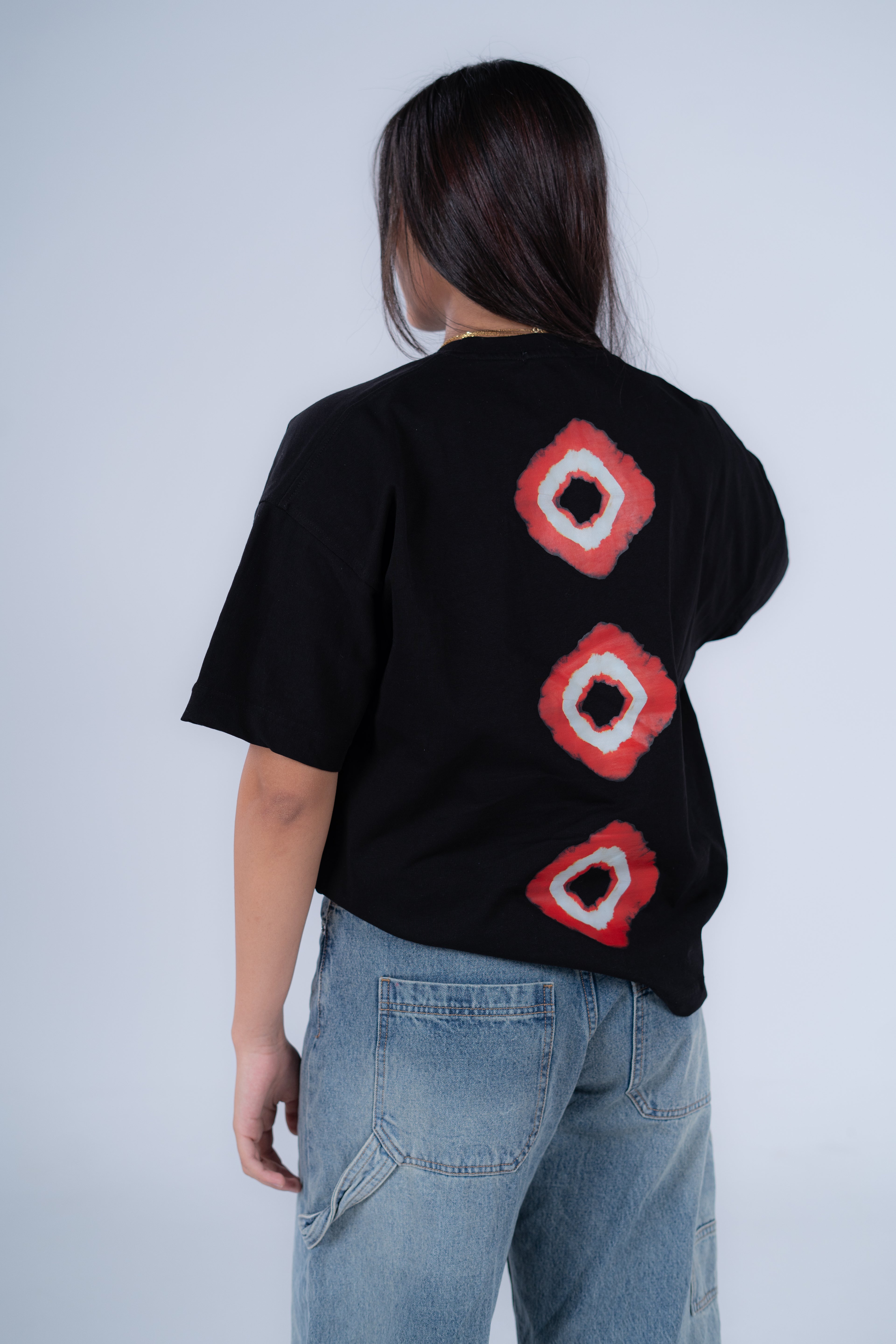 MUGHMAQ BLACK TEE